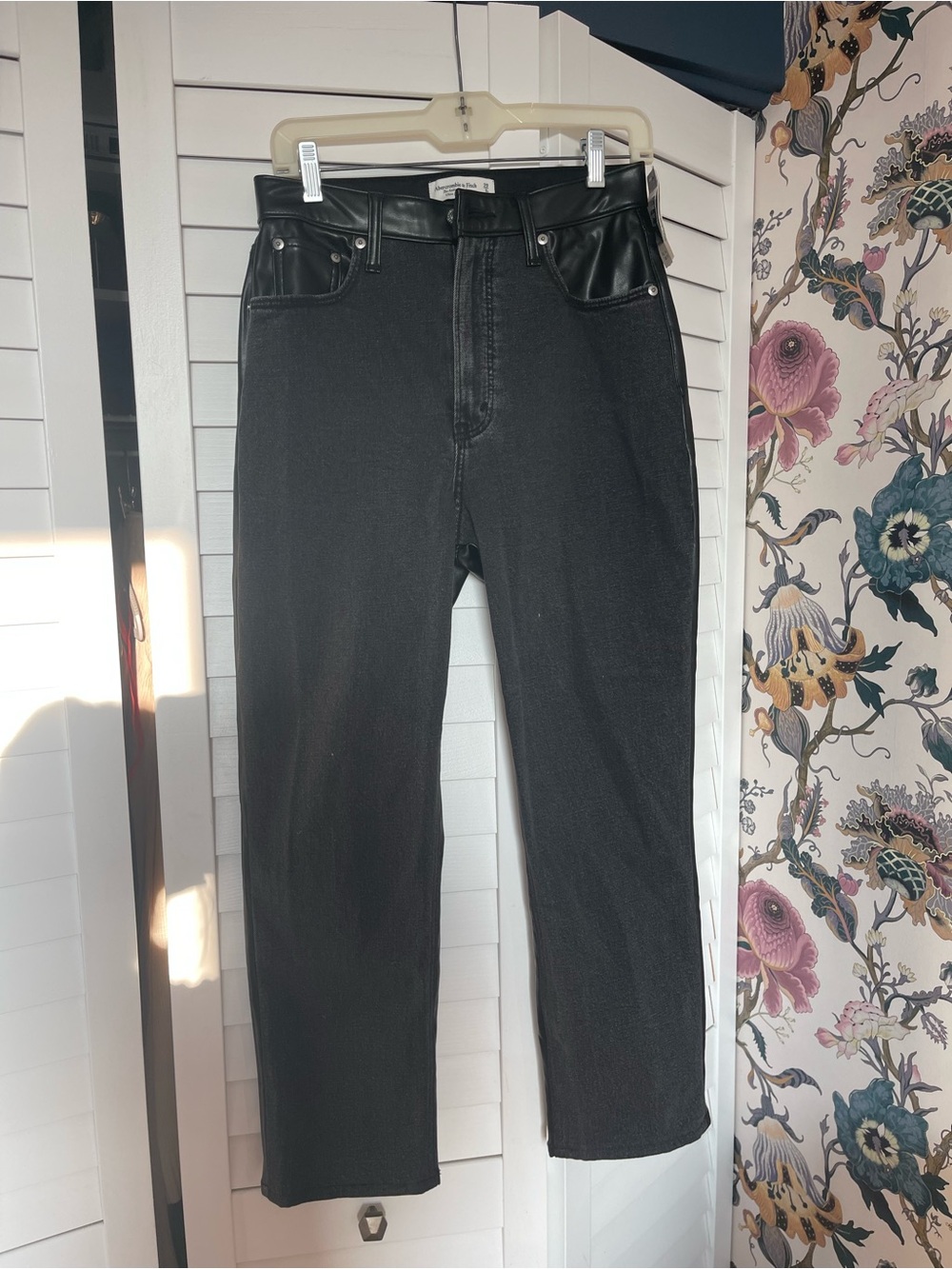 Abercrombie- Black High-Waist Jeans with Faux Leather Waistband new with tags